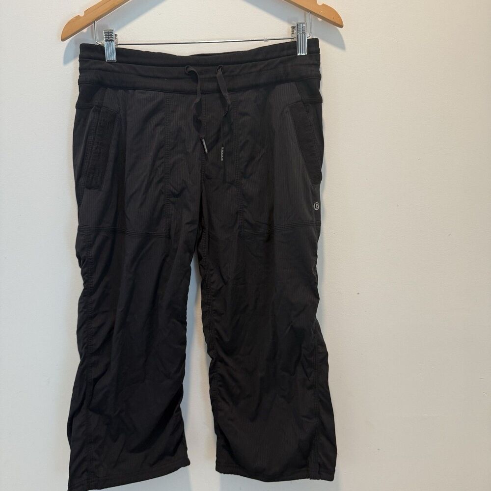 Lululemon Dance Studio Crop Capris Pants Unlined Size 8 Yoga Workout Black Crops